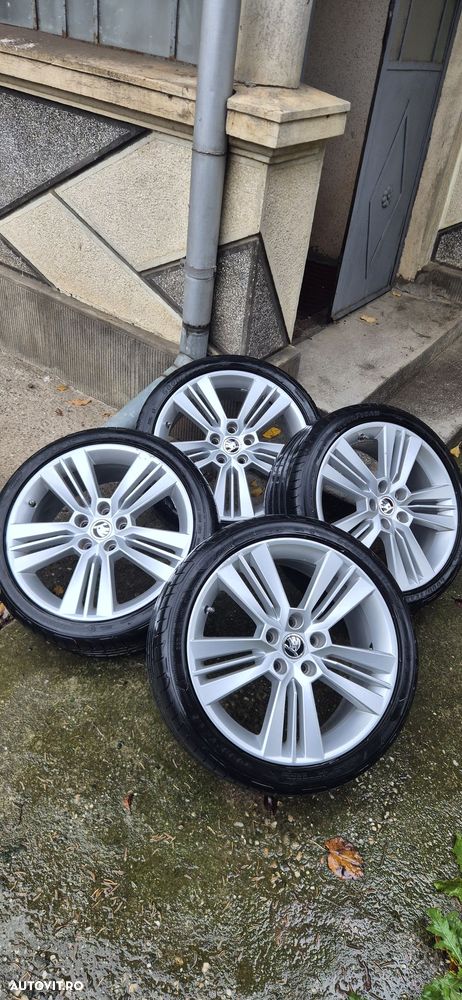 Skoda Octavia 2.0 TDI RS DSG - 24