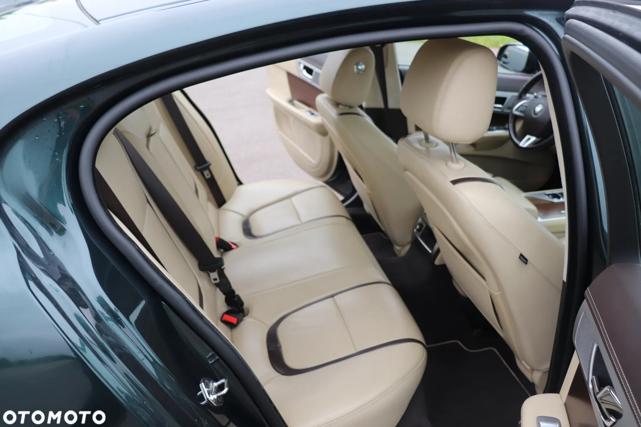 Jaguar XF 3.0 T AWD R-Sport - 14