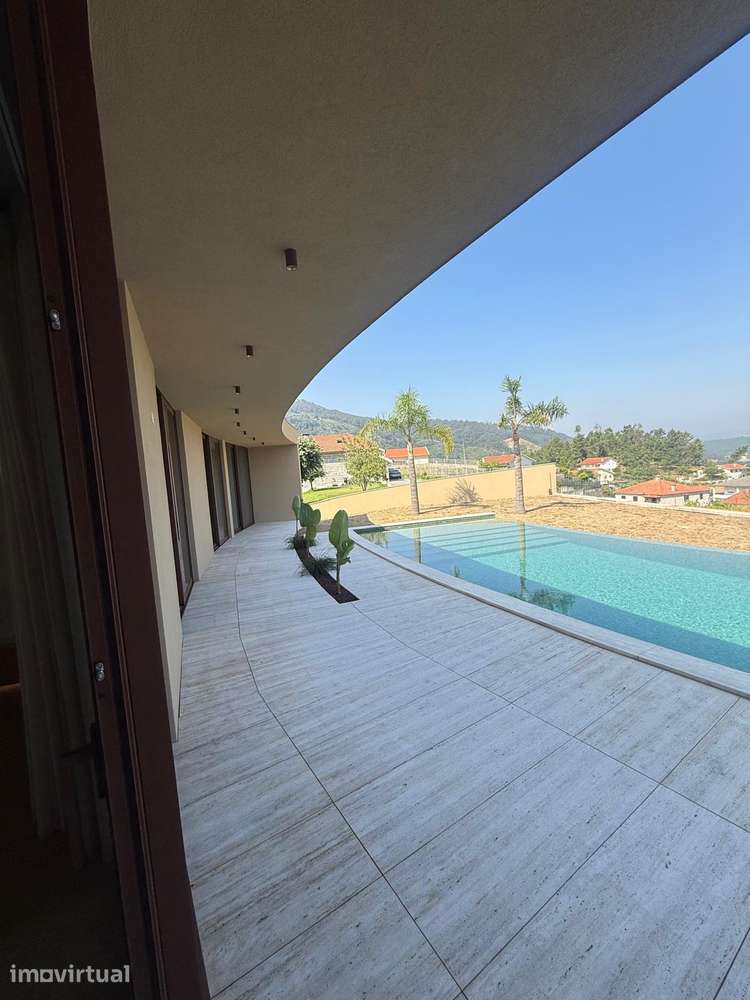Moradia T3 Premium em Amarante | Piscina Infinita CO - Grande imagem: 5/14