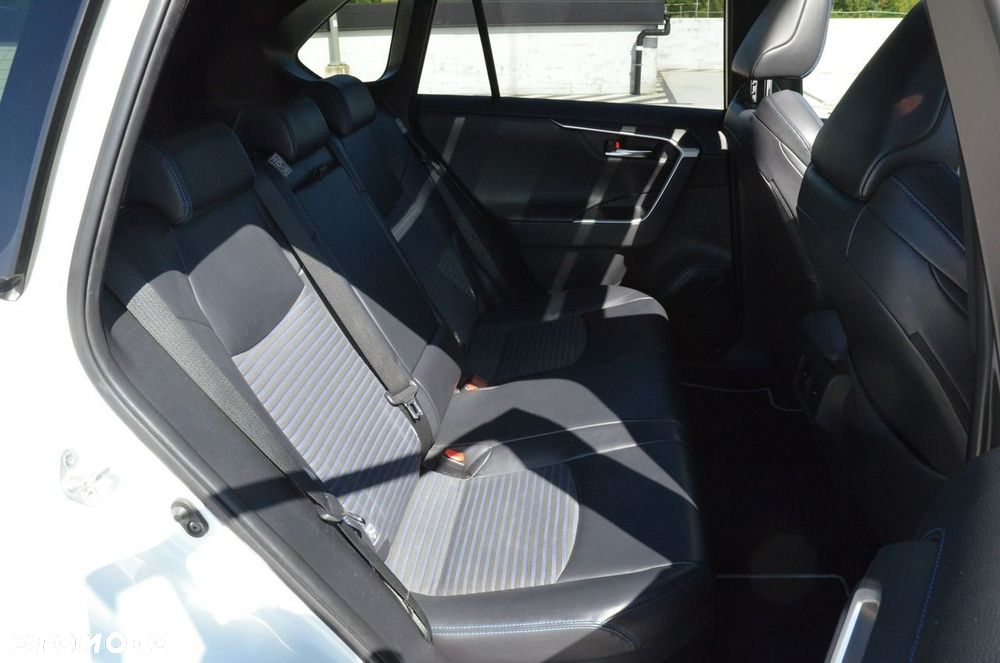 Toyota RAV4 Hybrid Selection 4x4 - 36