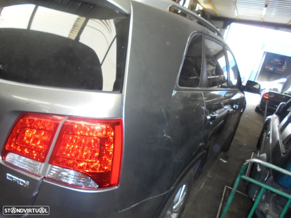 KIA SORENTO 2010 2.2 CRDI - 4