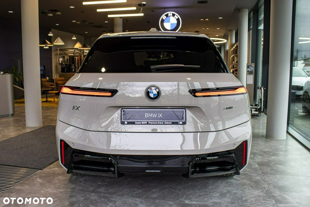 BMW iX - 5