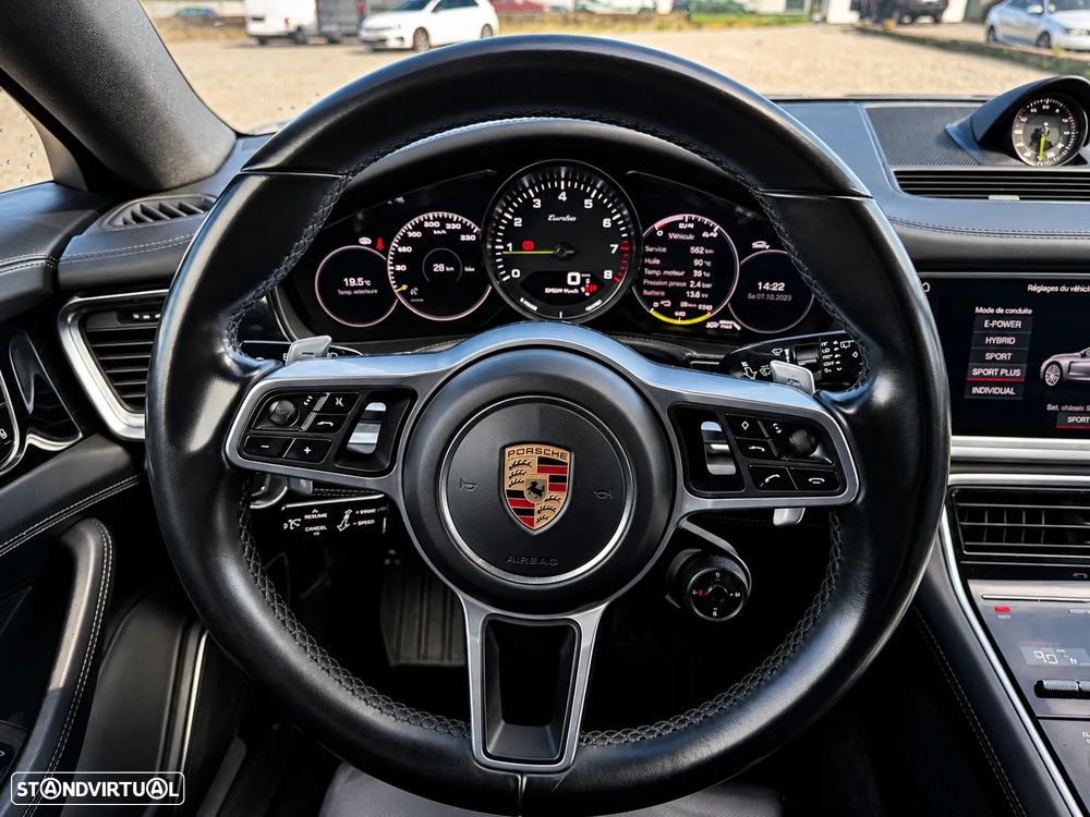 Porsche Panamera 4 E-Hybrid Platinum Edition - 11