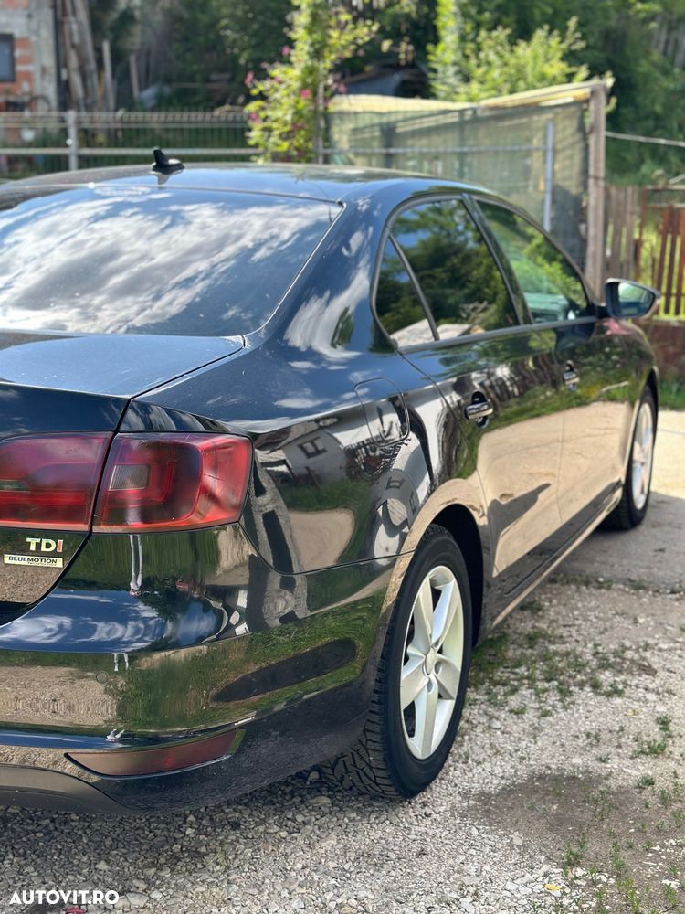 Volkswagen Jetta - 14