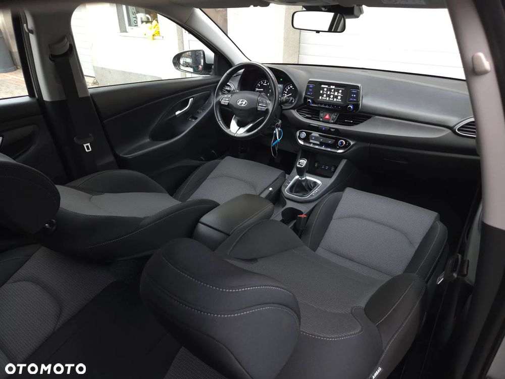 Hyundai i30 1.4 Select - 33