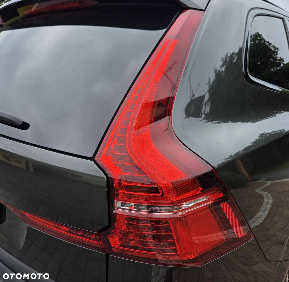Volvo XC 60 B4 D Ultimate Dark - 22