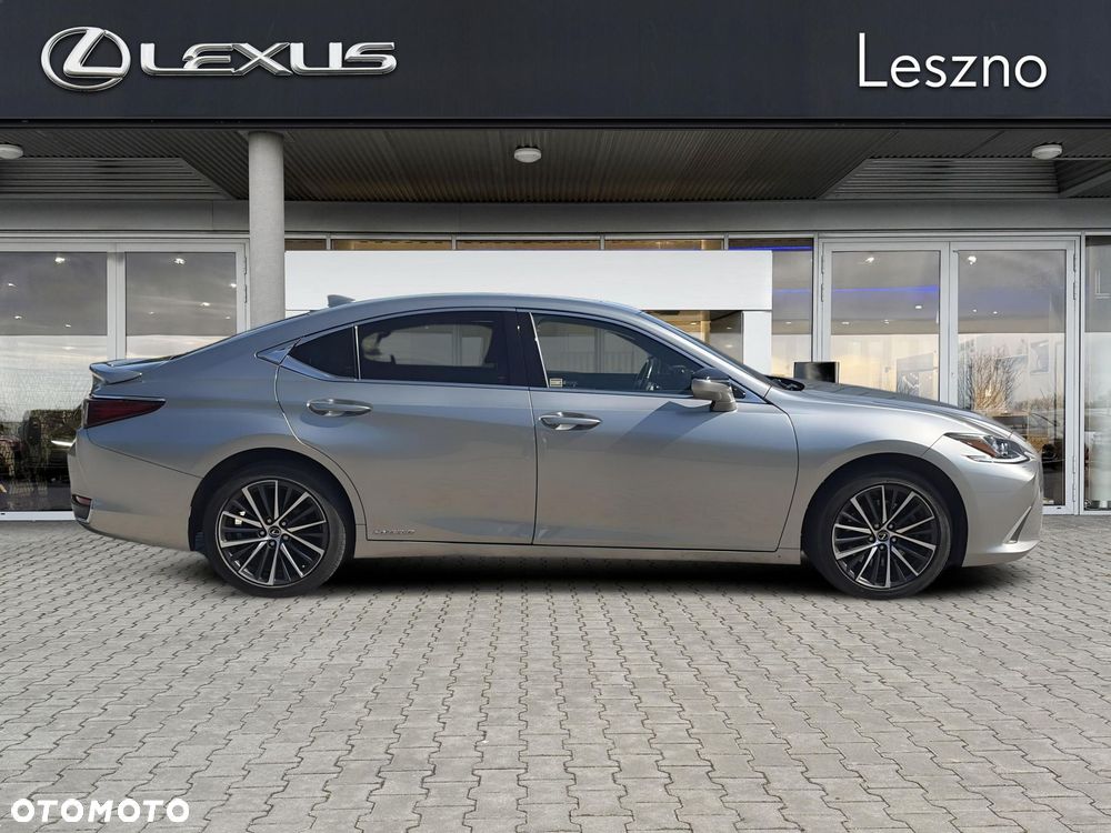 Lexus ES 300h Business Edition - 11