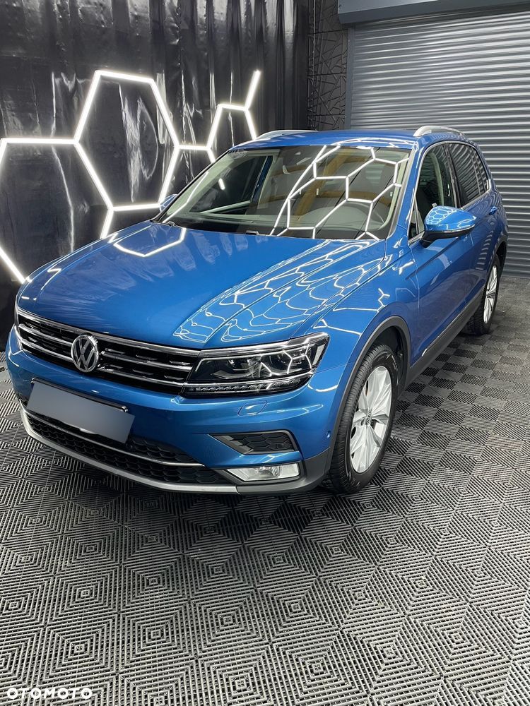 Volkswagen Tiguan - 1