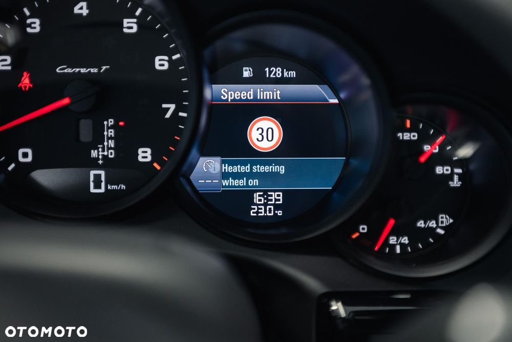 Porsche 911 Carrera T PDK - 25
