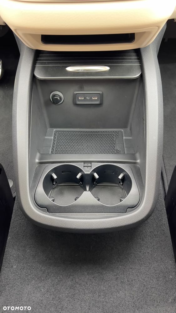 Mercedes-Benz Klasa V - 28