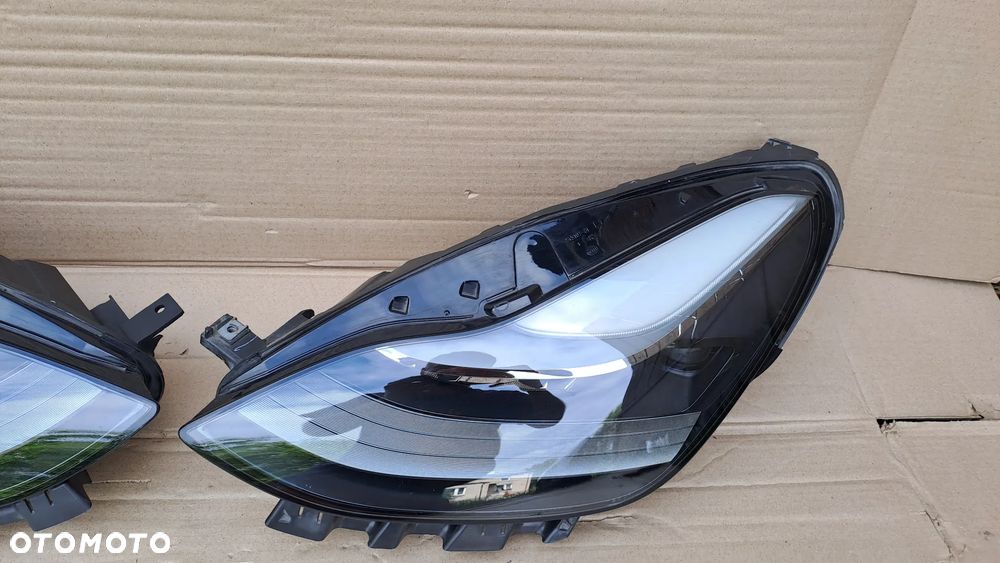 TESLA 3 LIFT PRAWA LEWA LAMPA 1514953-00-d 1514952-00-d KOMPLET - 3