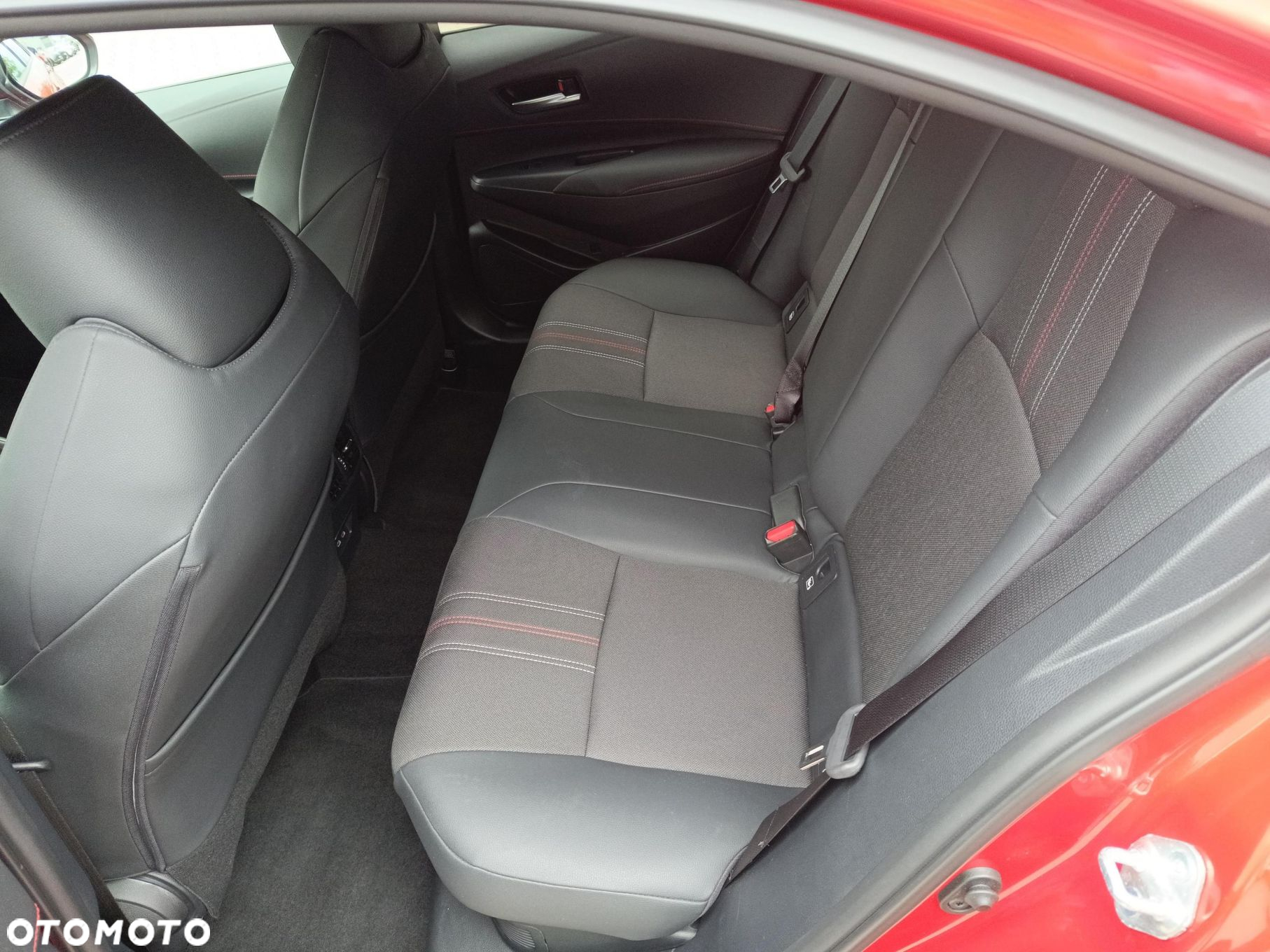 Toyota Corolla 1.8 Hybrid GR Sport - 12