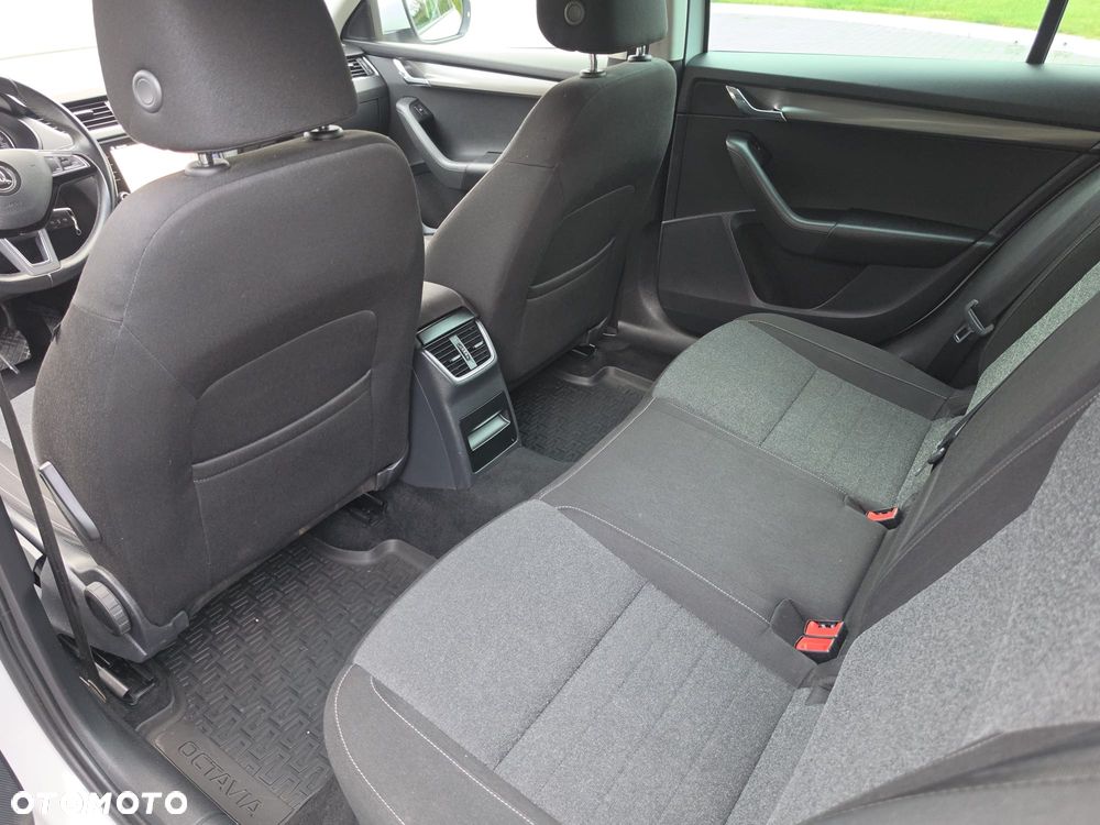 Skoda Octavia 2.0 TDI DSG Soleil - 17