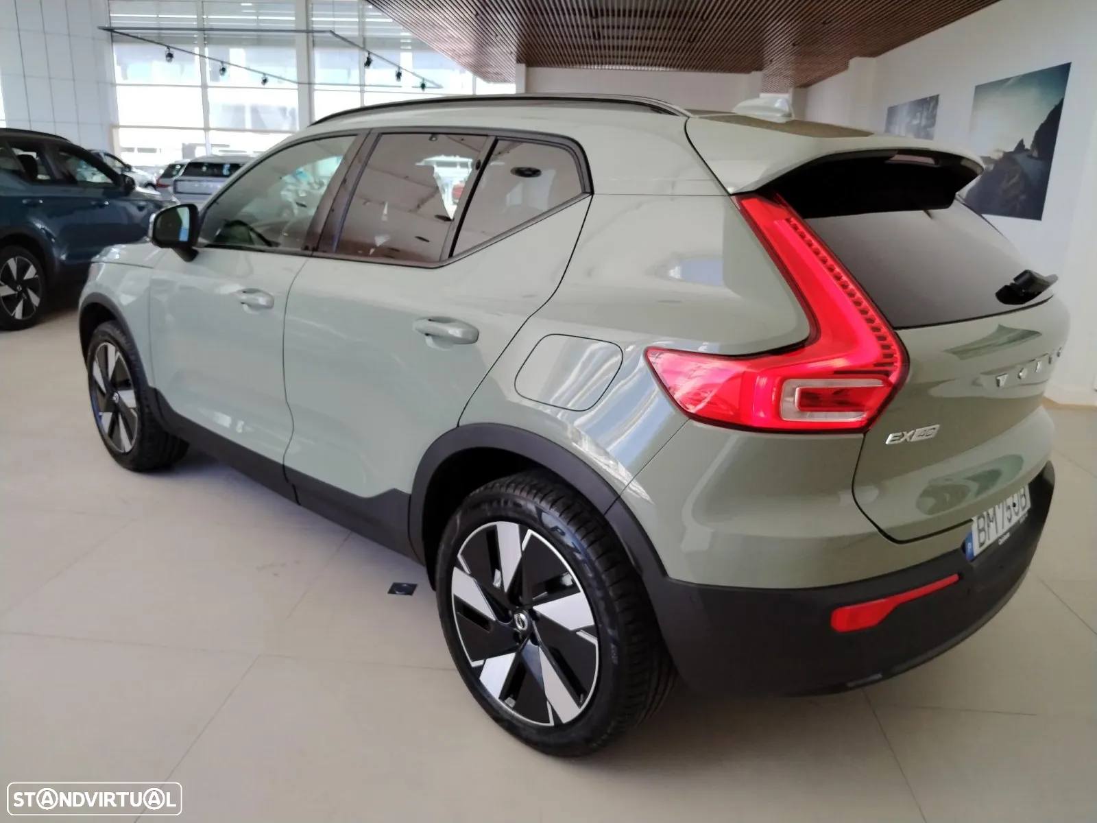 Volvo EX40 82 kWh Single Motor Extended Range Plus - 13