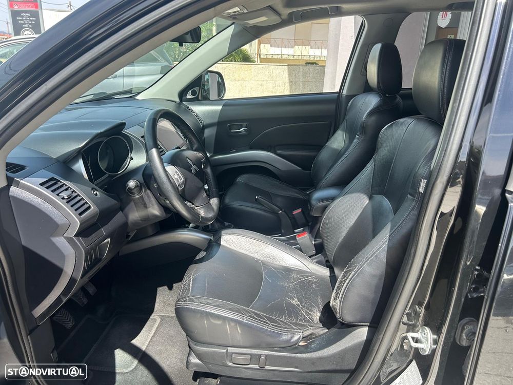 Mitsubishi Outlander 2.0 DI-D Intense+ 4WD - 8