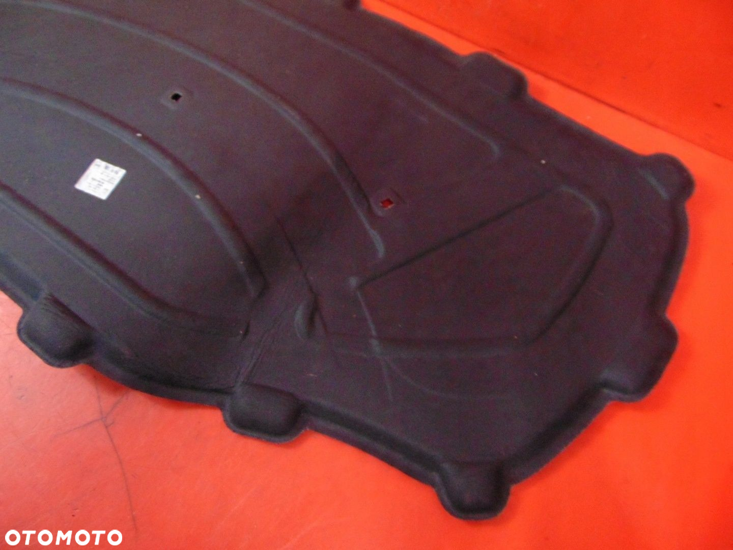 AUDI A6 C8 WYGŁUSZENIE PODBITKA MASKI - 8