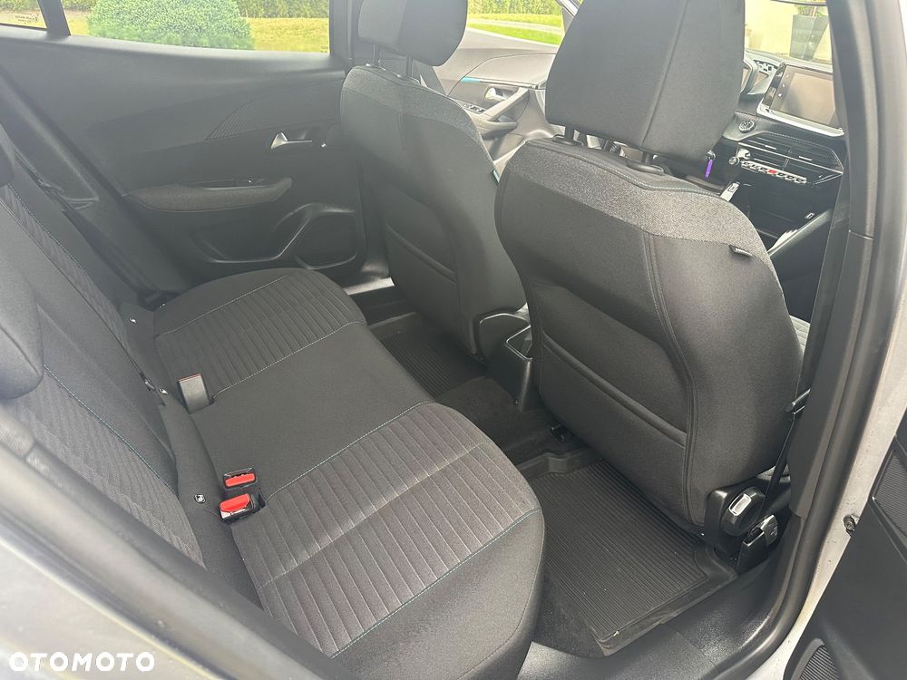 Peugeot 2008 1.2 Pure Tech Allure S&S - 11