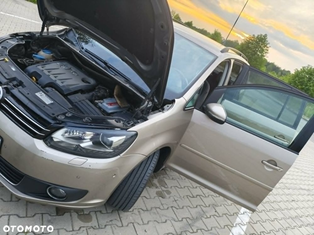Volkswagen Touran - 14