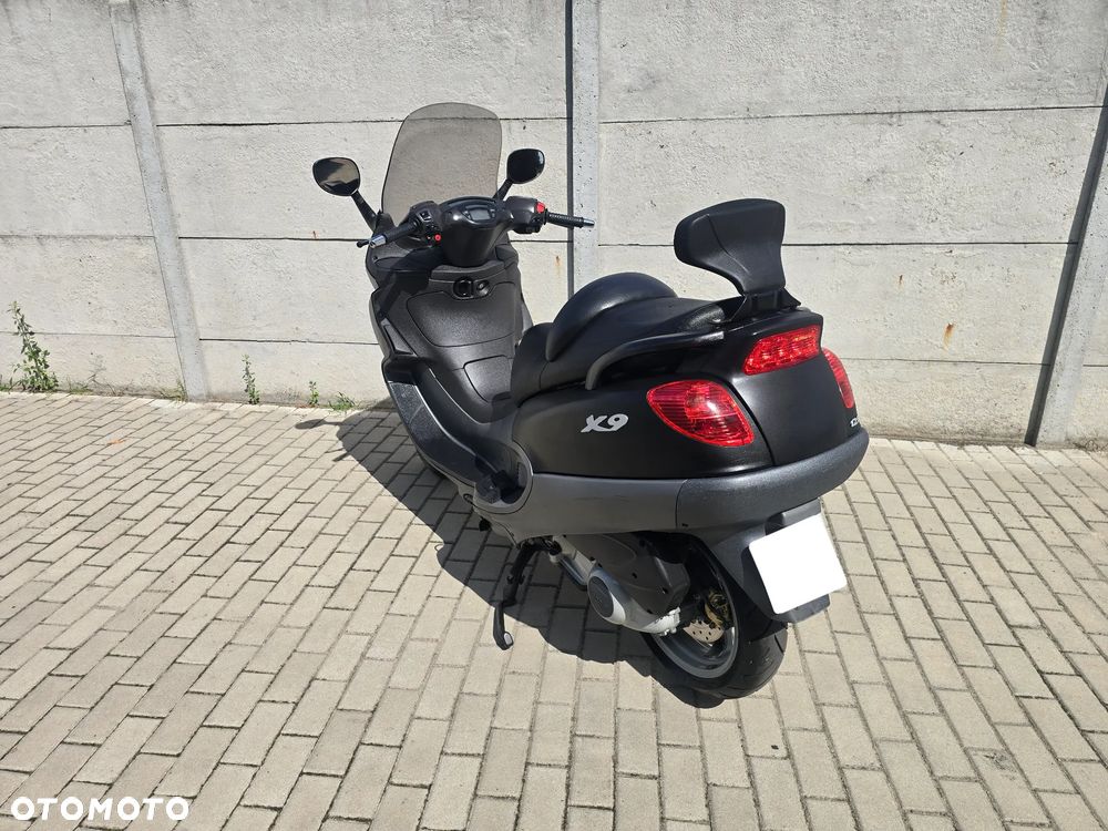 Piaggio X9 - 7