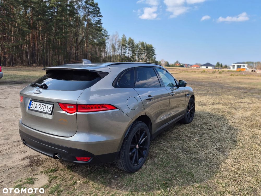 Jaguar F-Pace 25t AWD Prestige - 6