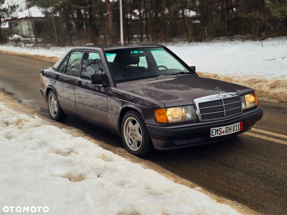 Mercedes-Benz W201 (190) - 11