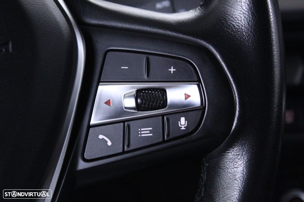 BMW 116 d Pack Desportivo M Auto - 24
