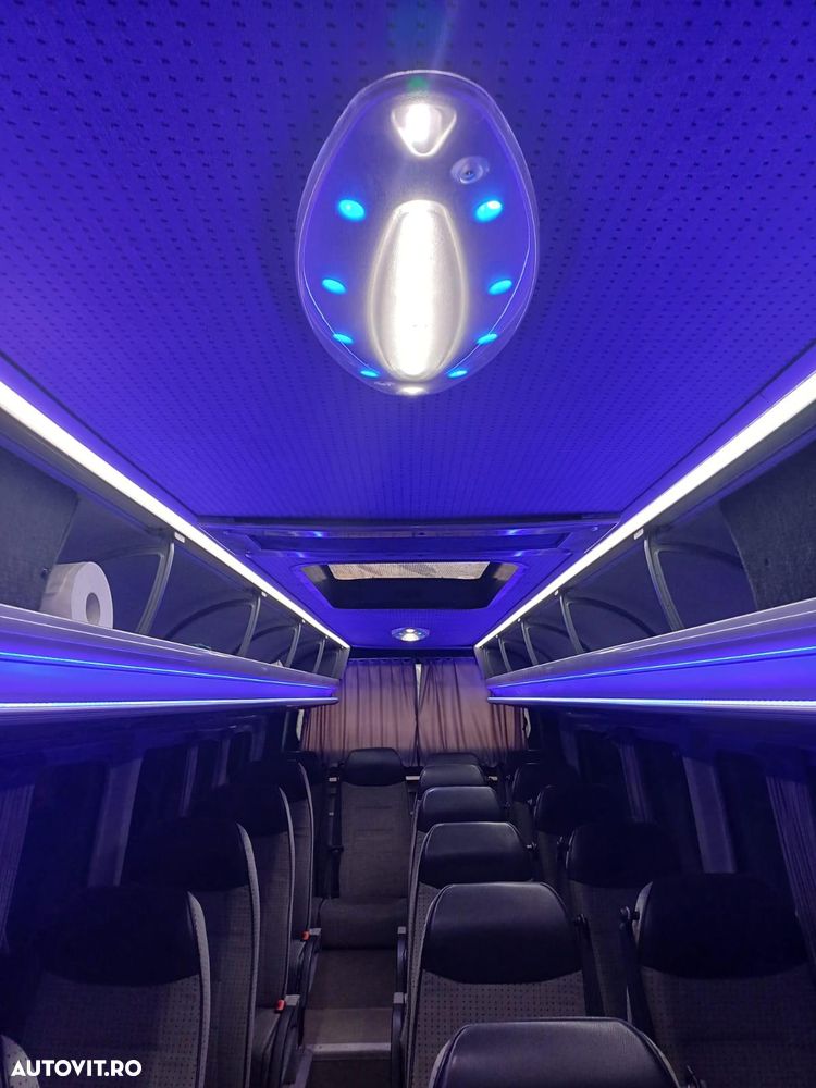 Mercedes-Benz Sprinter - 13