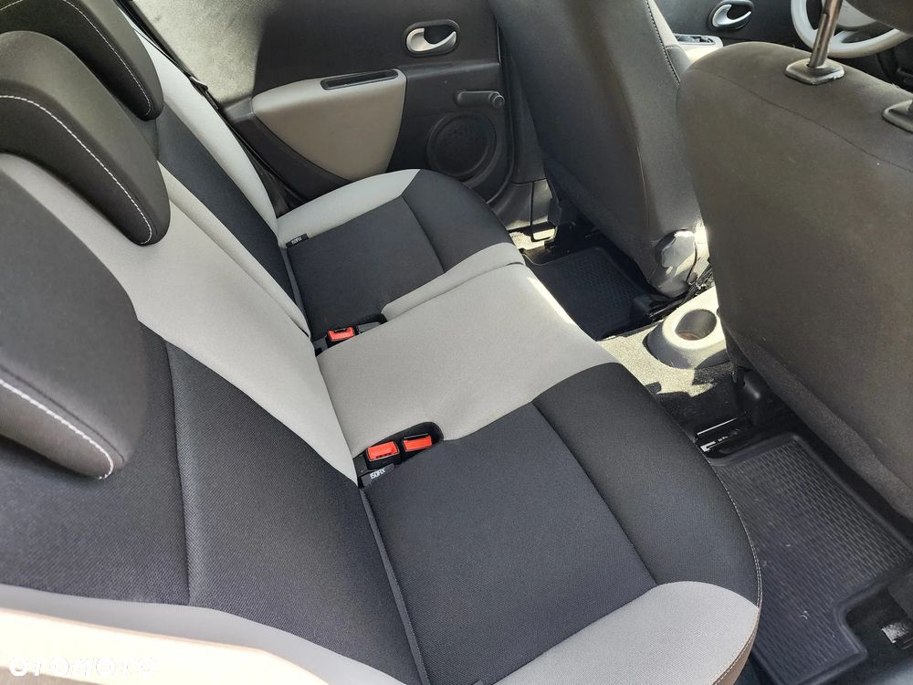 Renault Clio 1.2 16V 75 Expression - 24