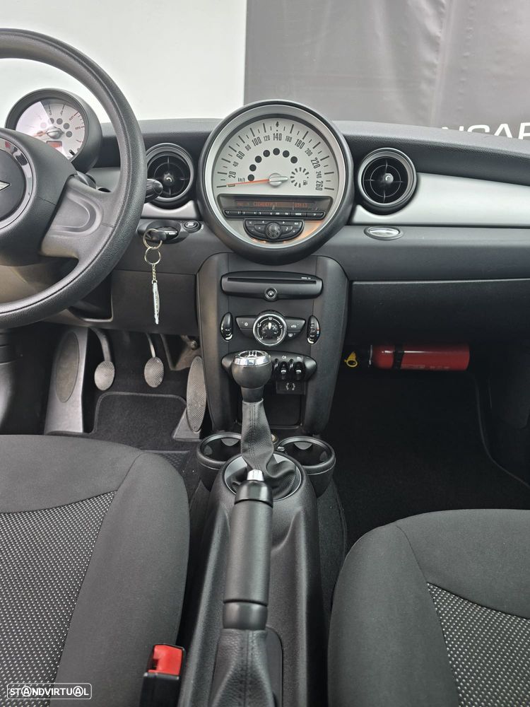 MINI 3 Portas One D - 5