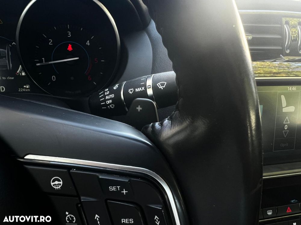 Jaguar XE 20d Aut. Portfolio - 22