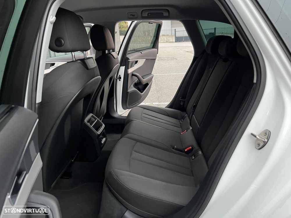 Audi A4 Avant 30 TDI S line S tronic - 14