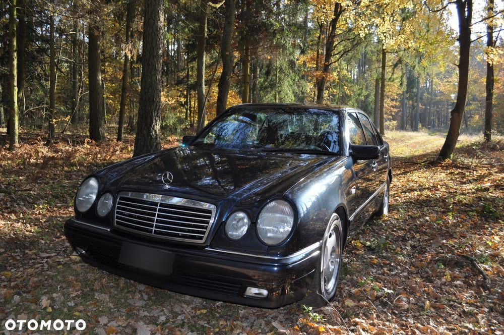 Mercedes-Benz Klasa E 320 T 4 Matic Avantgarde - 11