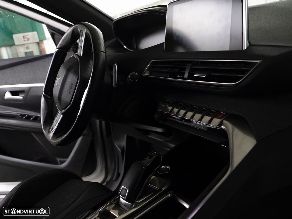 Peugeot 3008 1.5 BlueHDi GT Line EAT8 - 4