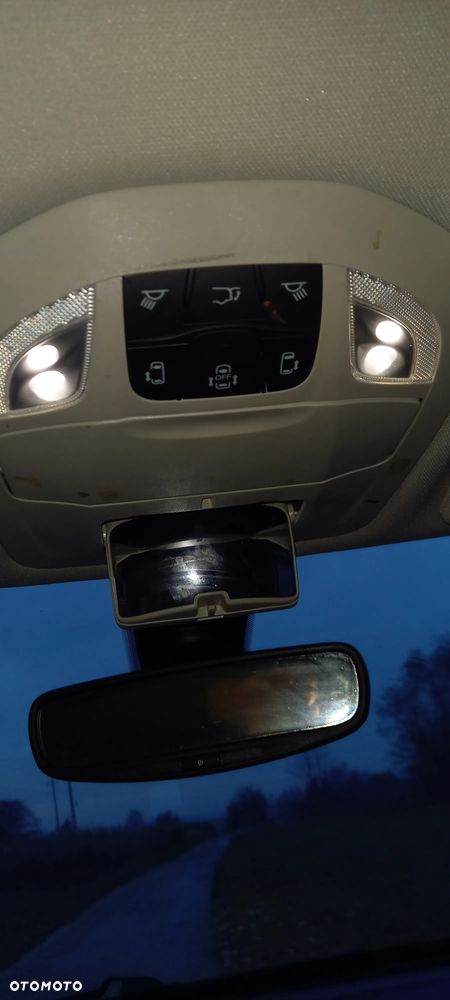 Chrysler Pacifica - 17