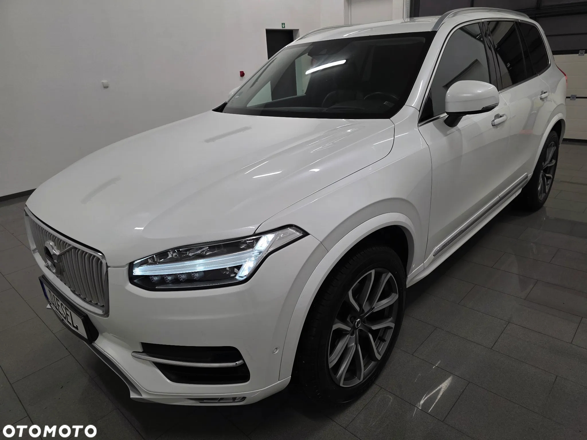 Volvo XC 90 D5 AWD R-Design - 31