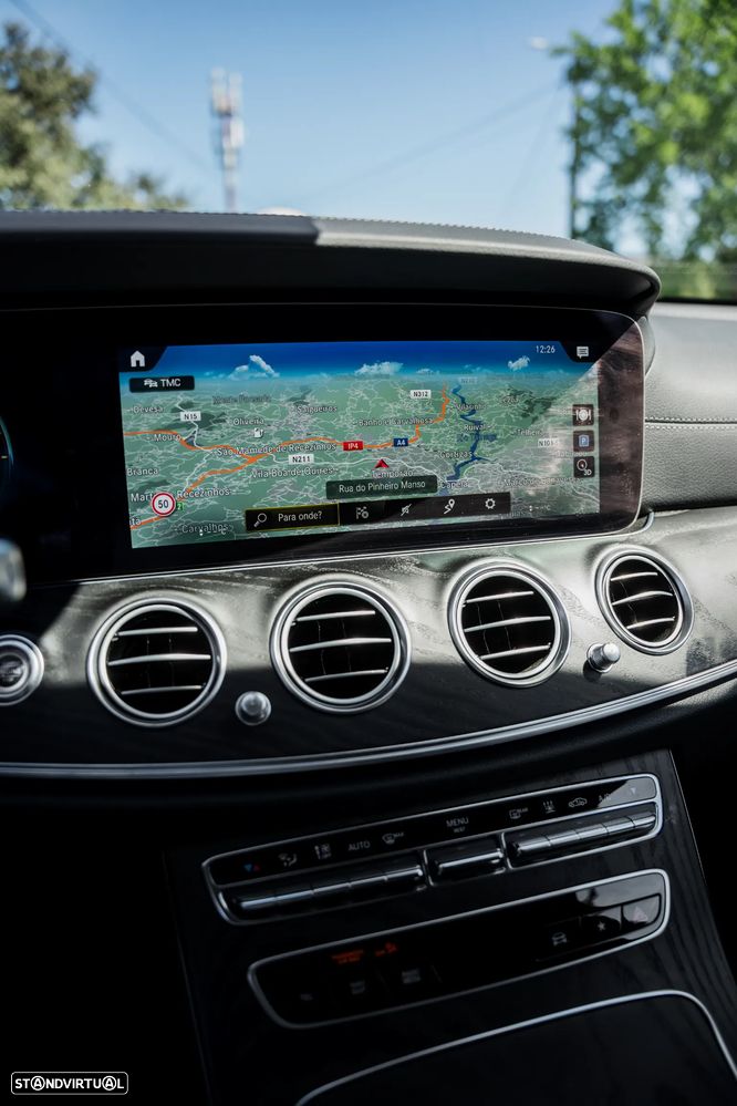 Mercedes-Benz E 300 de 4Matic 9G-TRONIC AMG Line - 31