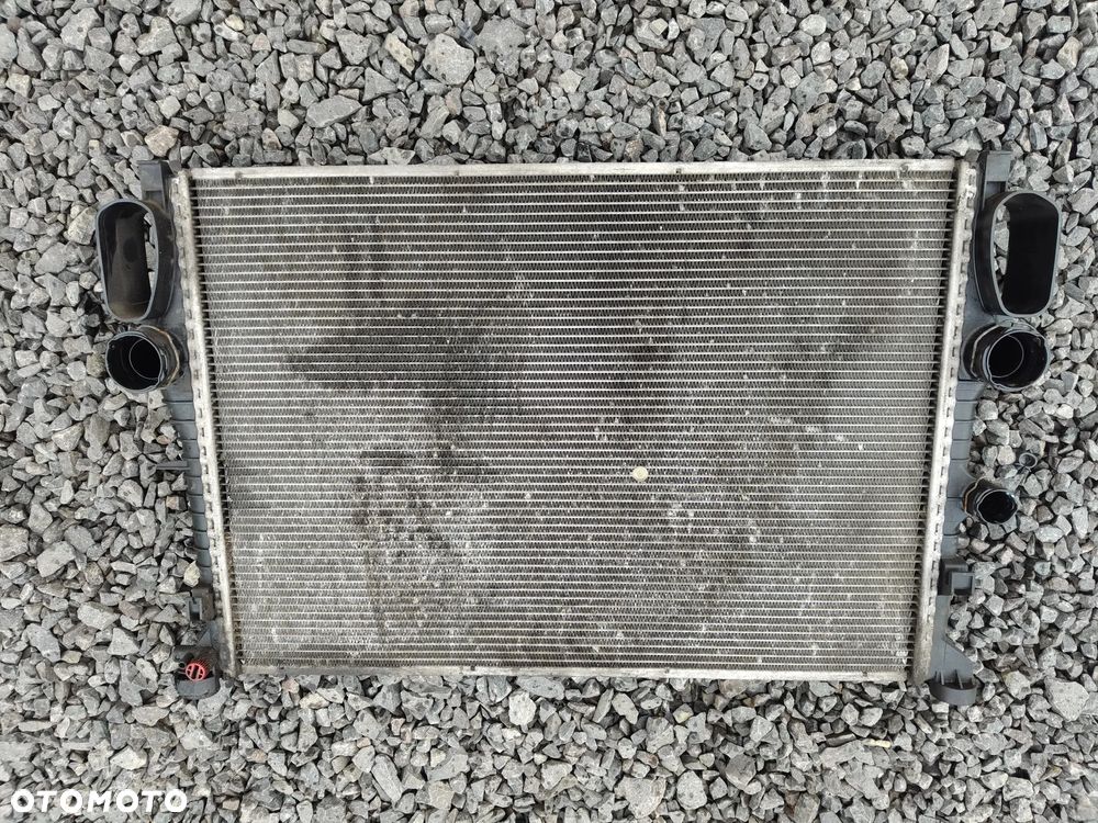 MERCEDES W211 2.2 CDI  02-06r MANUAL CHŁODNICA Wody A2115002002