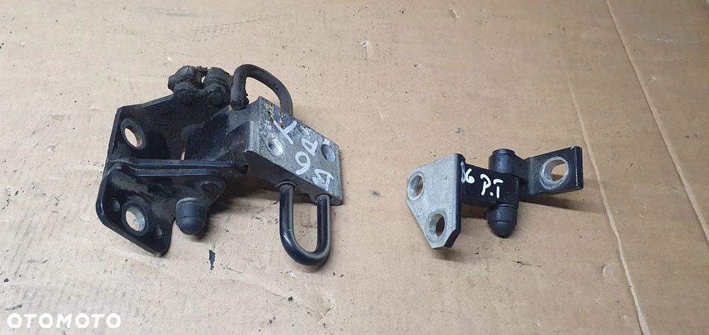 Zawias prawy tył dolny górny komplet VW Passat B6 B7 3C8833412A - 2