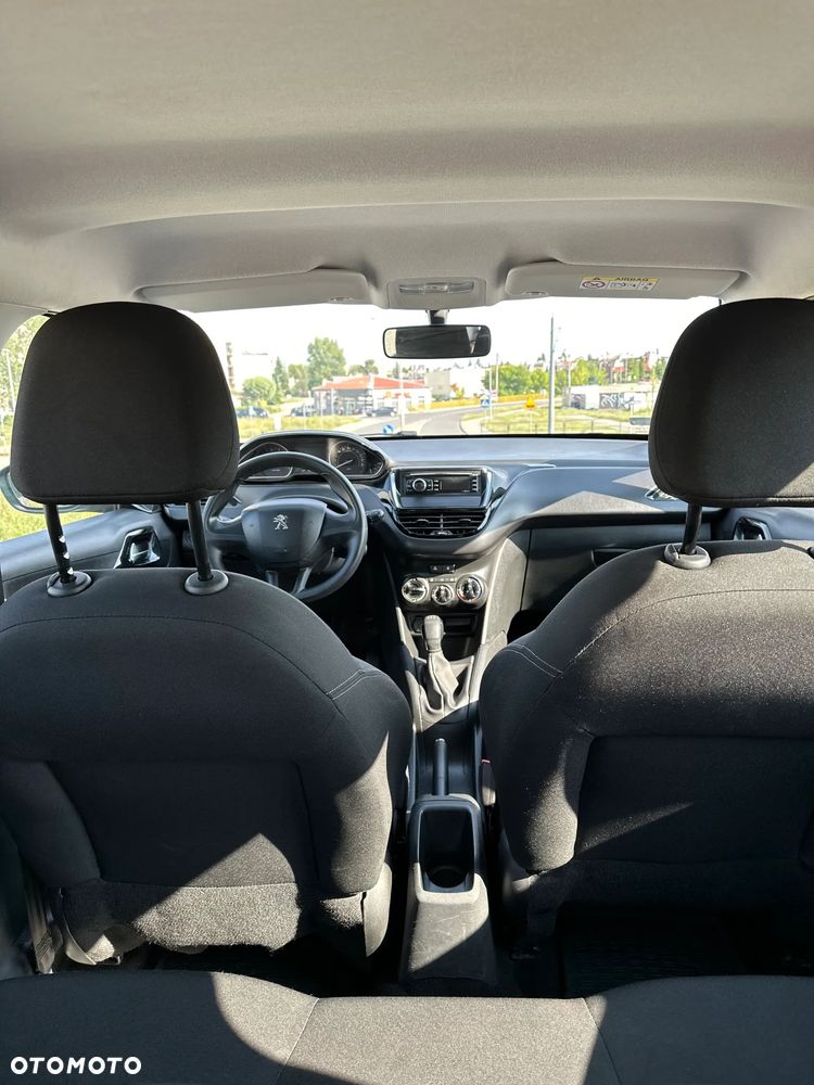 Peugeot 208 - 10