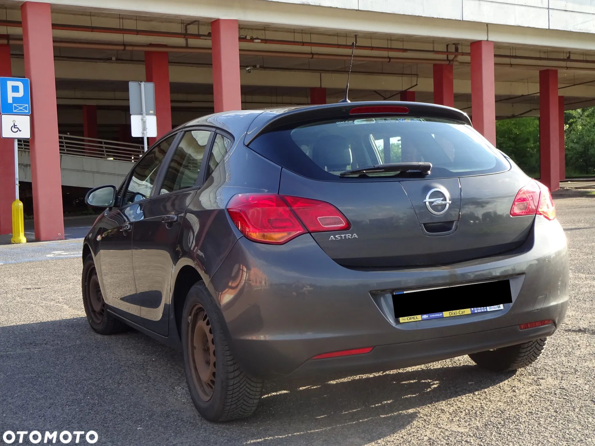 Opel Astra IV 1.6 Essentia - 1