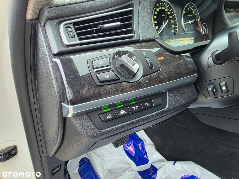 BMW Seria 7 740d xDrive - 21
