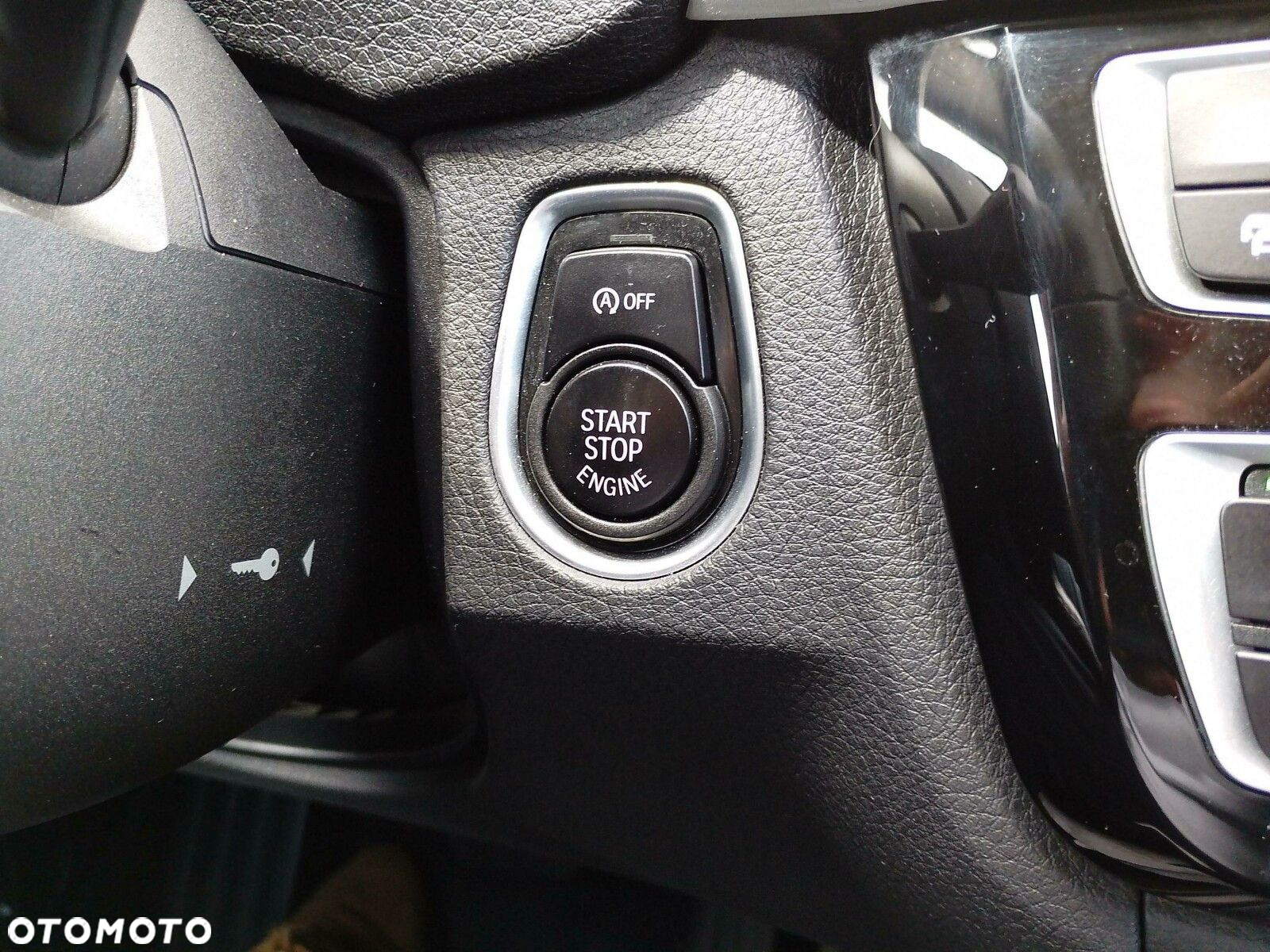 BMW Seria 3 320i GPF xDrive - 12