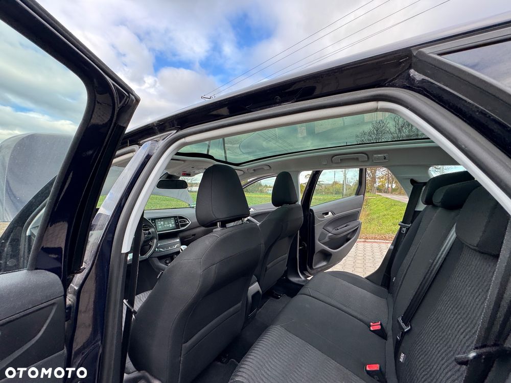 Peugeot 308 SW 1.2 PureTech Allure S&S - 9