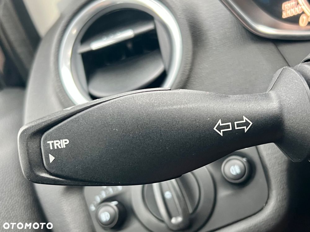 Ford Fiesta 1.0 EcoBoost S&S TITANIUM X - 18