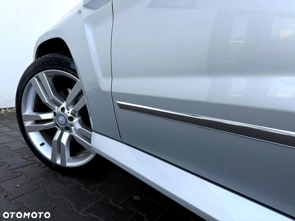 Mercedes-Benz GLK 350 CDI DPF 4Matic 7G-TRONIC SPORT EDITION - 32