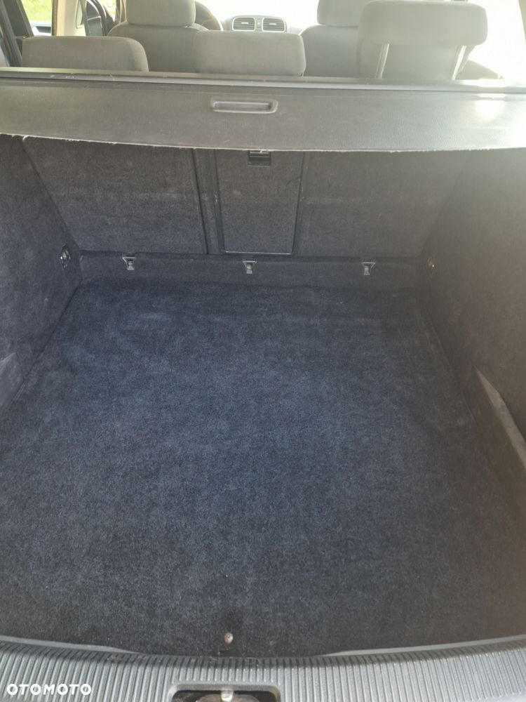 Volkswagen Golf VI 1.6 TDI Comfortline - 8