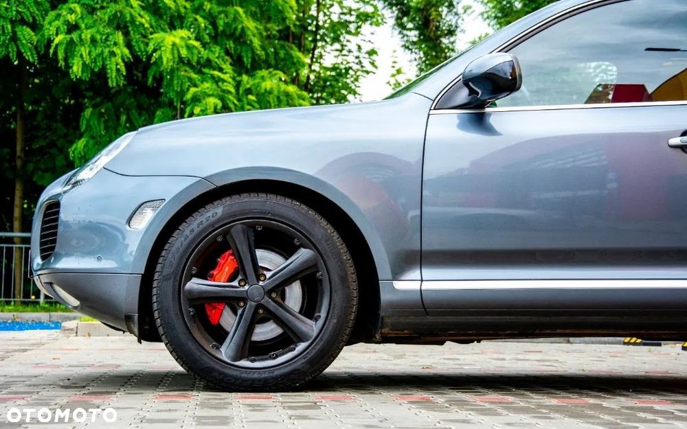 Porsche Cayenne Turbo - 3