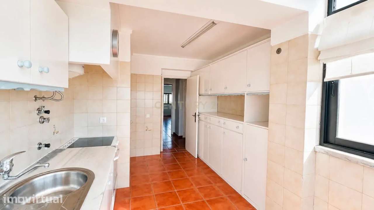 Apartamento T2 com excelente localização e vista desafogada - Grande imagem: 4/13