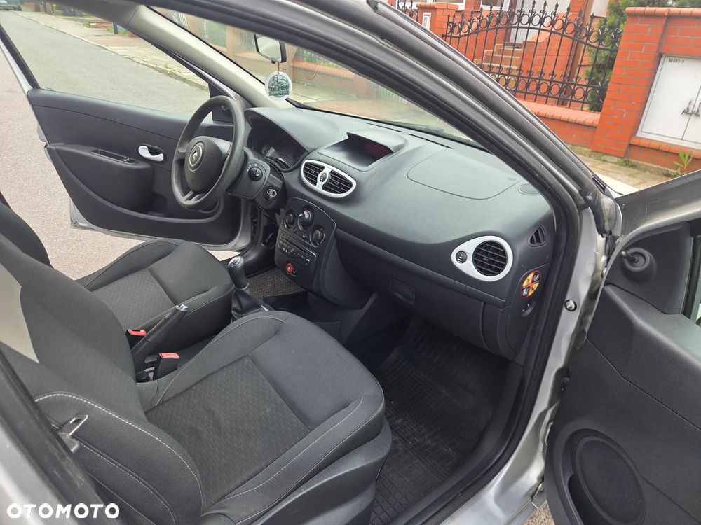 Renault Clio - 16