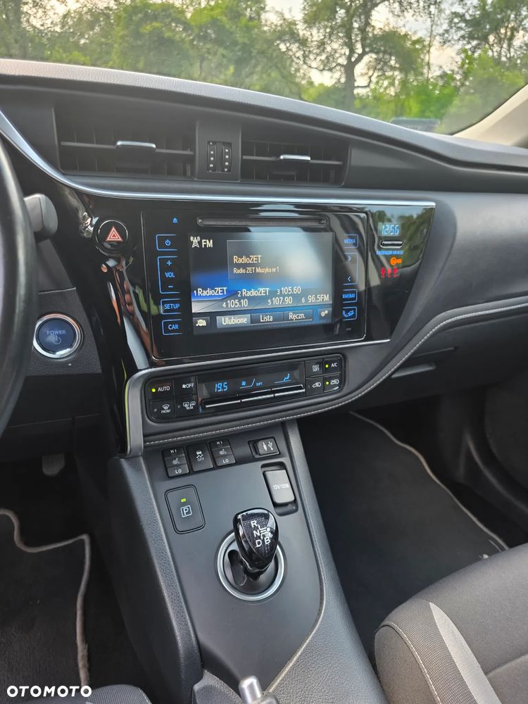 Toyota Auris Hybrid 135 Premium - 8